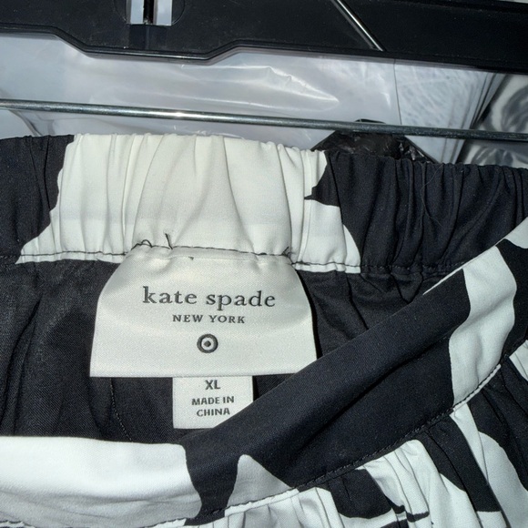 Kate Spade Black and White Floral A-Line Skirt with pockets - Picture 9 of 9